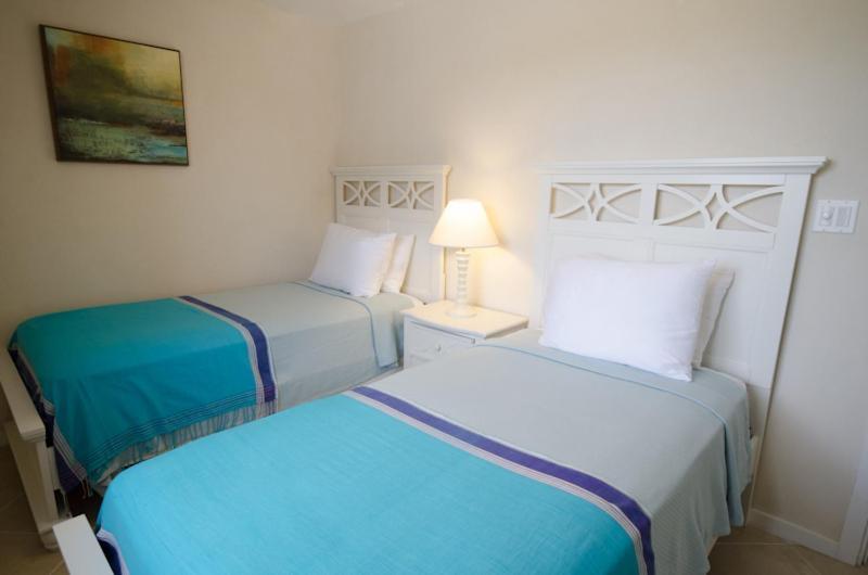 Lantana Resort Barbados By Island Villas Сейнт Джеймс Екстериор снимка